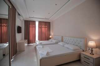 Отель Black Sea Riviera Hotel Шекветили Двухместный номер с 2 двуспальными кроватями-1